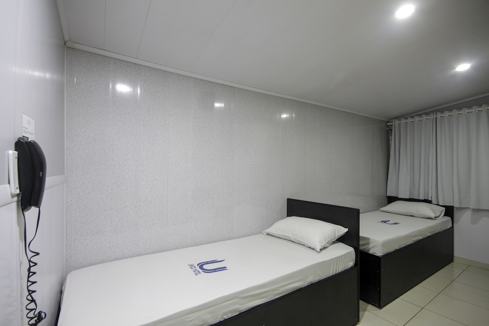 Calamares Hotel 49/49