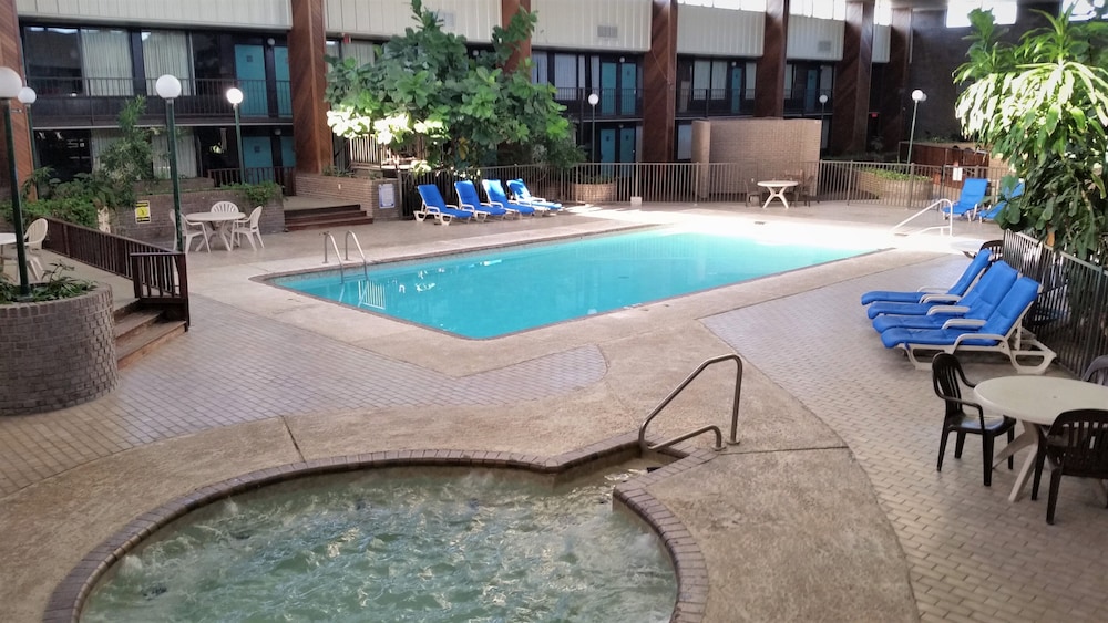 Ramada by Wyndham Diamondhead I-10/Gulfport 6/47