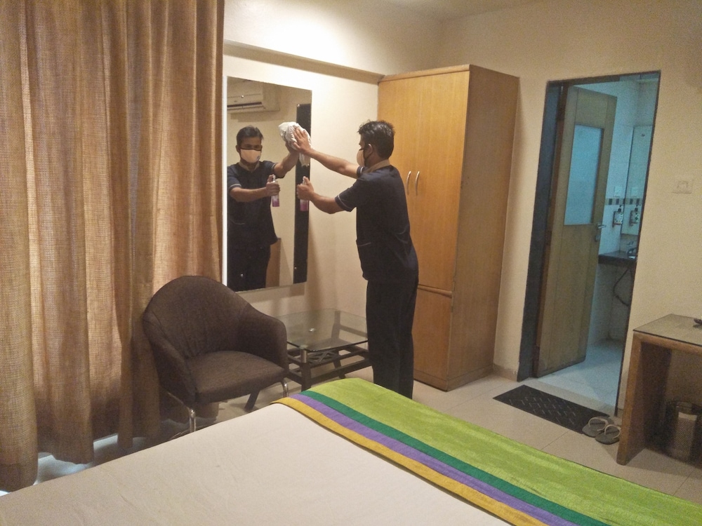 Hotel Basera 9/18