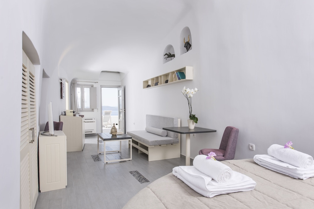 Ambition Suites 42/68