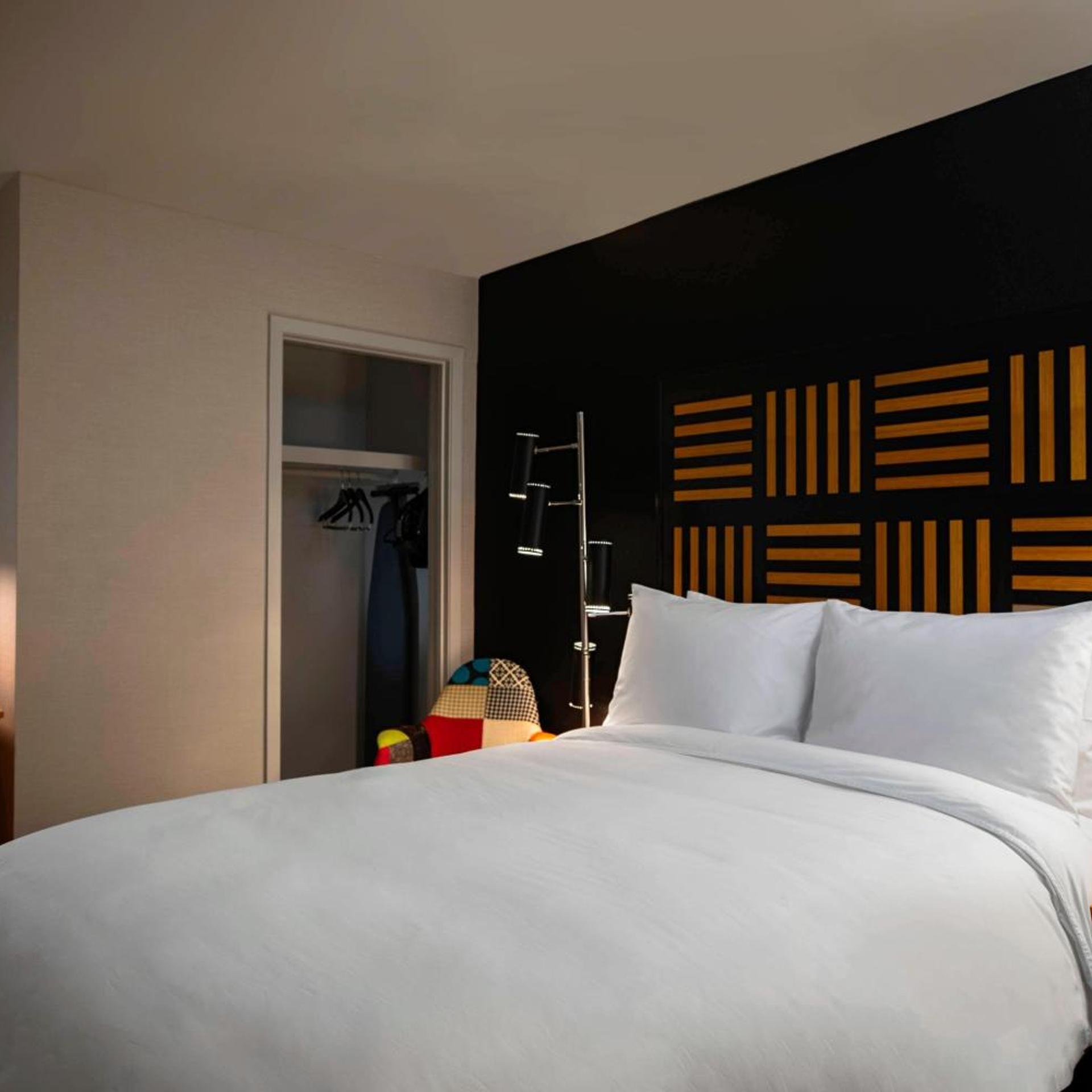 Petite, Double Bed