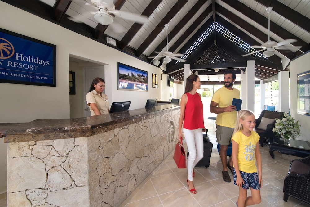 Lifestyle Crown Residence Suites 14/52