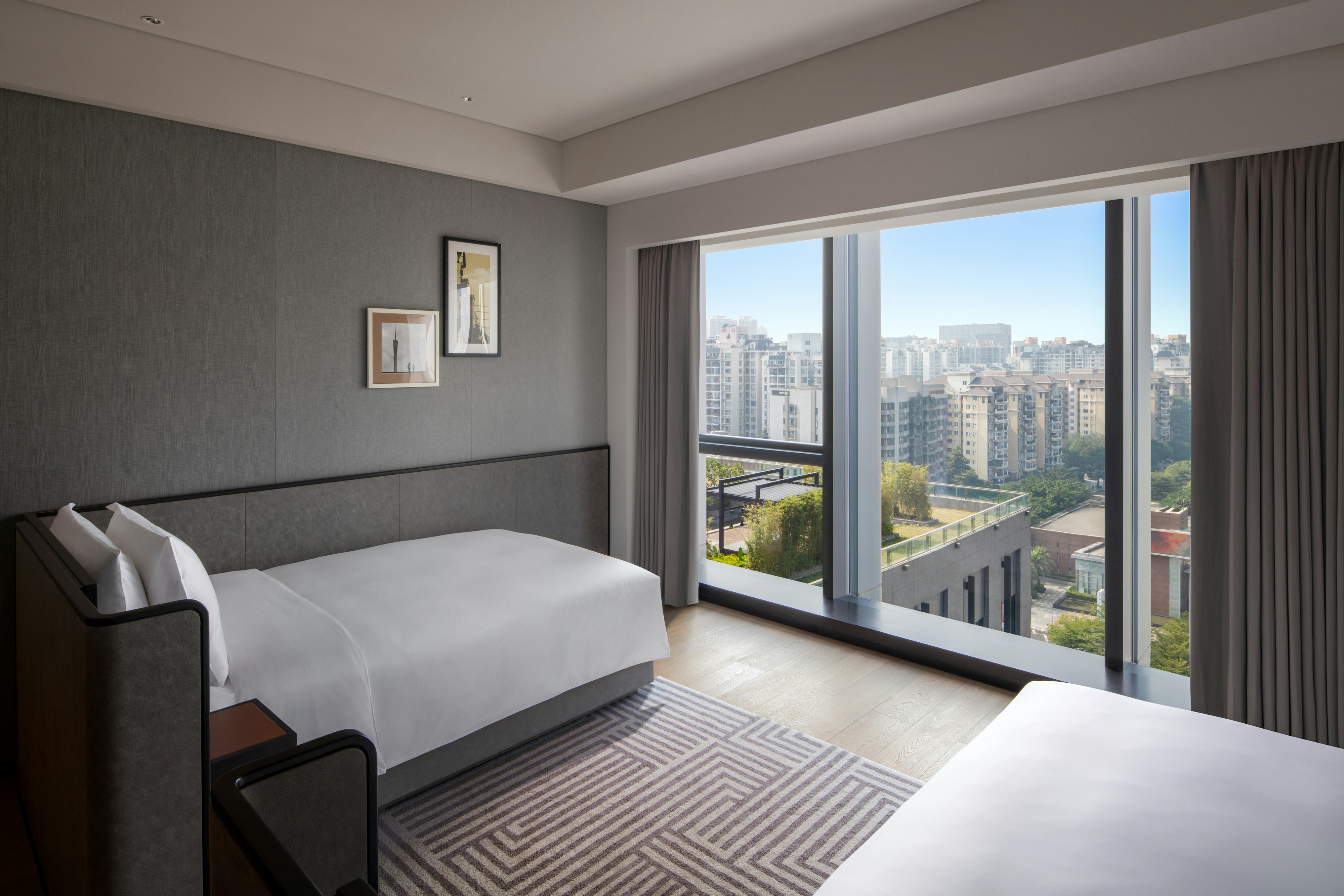 New World Guangzhou Hotel 12/58