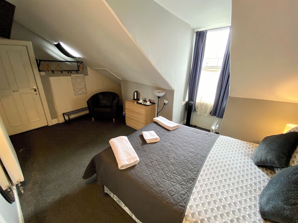 16 PILRIG GUEST HOUSE 5/60