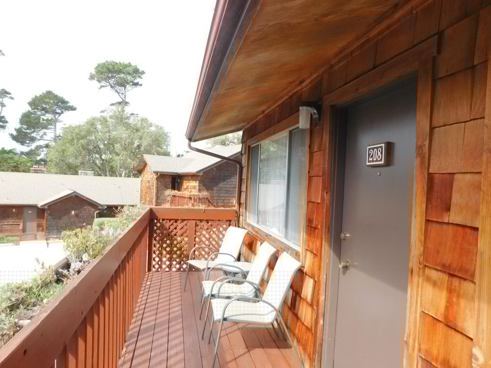 Pacific Gardens Inn 5/64