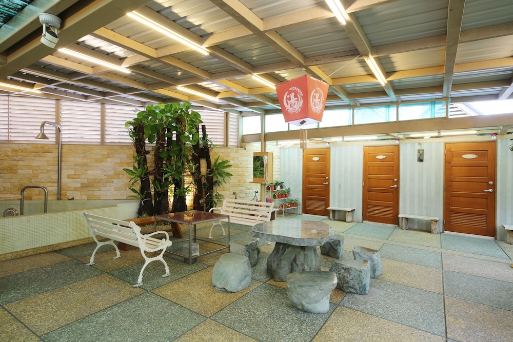 Long Shan Hotel 58/68