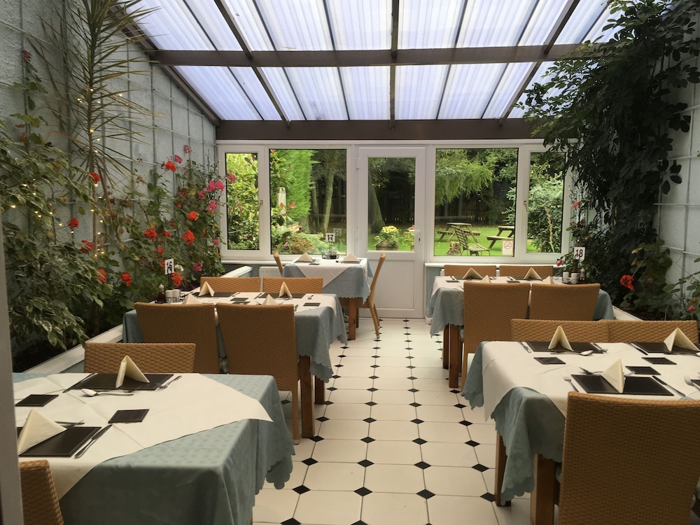 The Cottage Inn Hotel 5/13