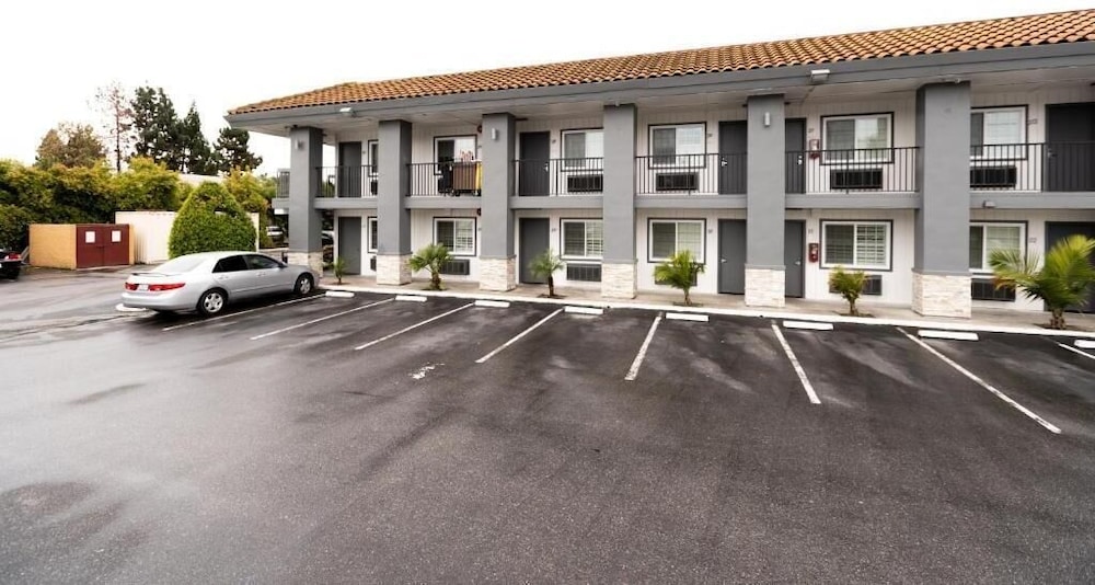 Rodeway Inn San Jose HWY-101 Tully Rd Exit 6/27