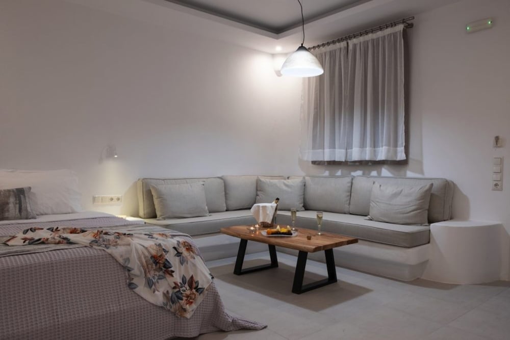 Ambience Suites 55/72