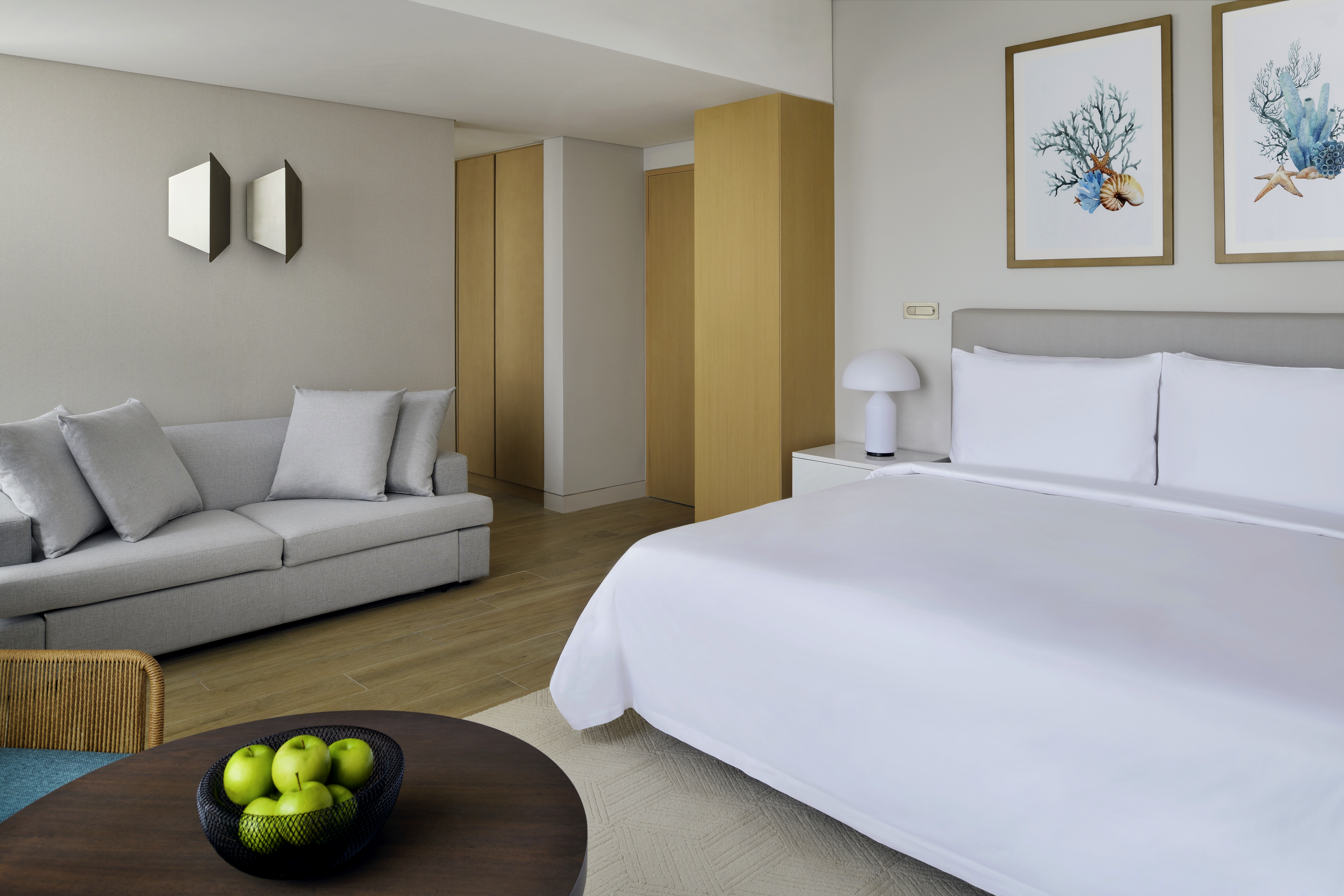 Junior Suite, Beach Front، Movenpick Resort Al Marjan Island 3/5
