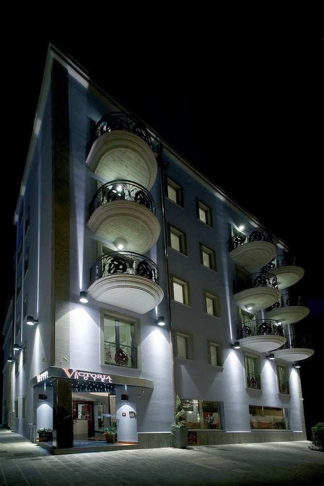 Hotel Victoria 2/38