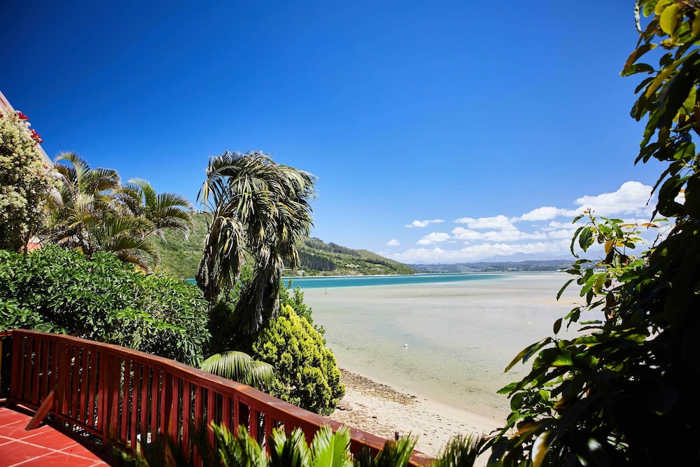 Under Milkwood Resort 44/49