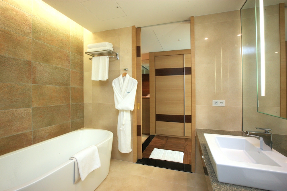High1 Grand Hotel Convention Tower 17/64