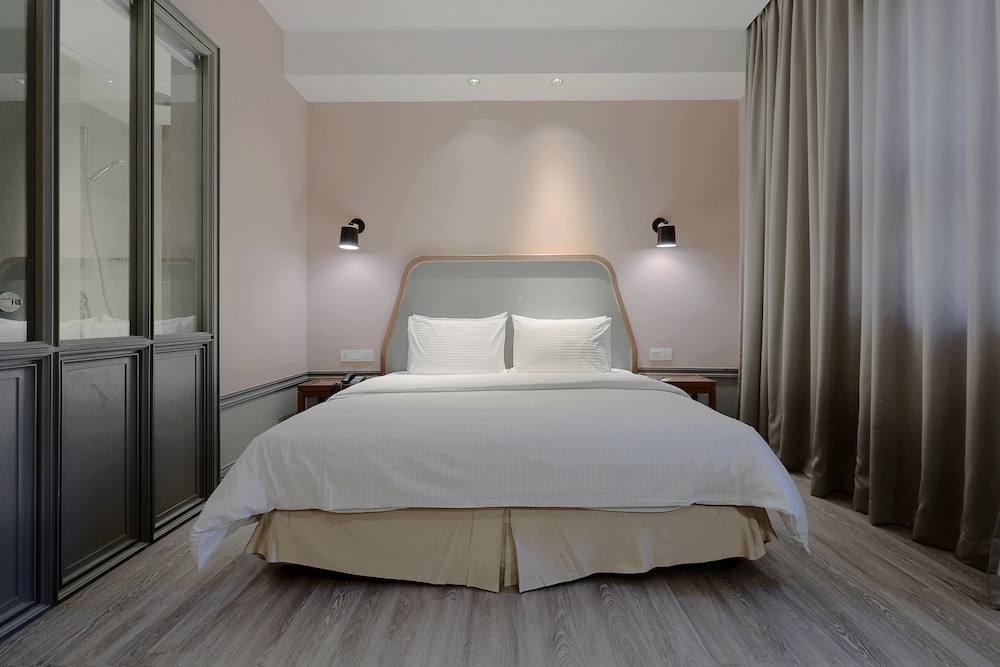 Boutique King Room