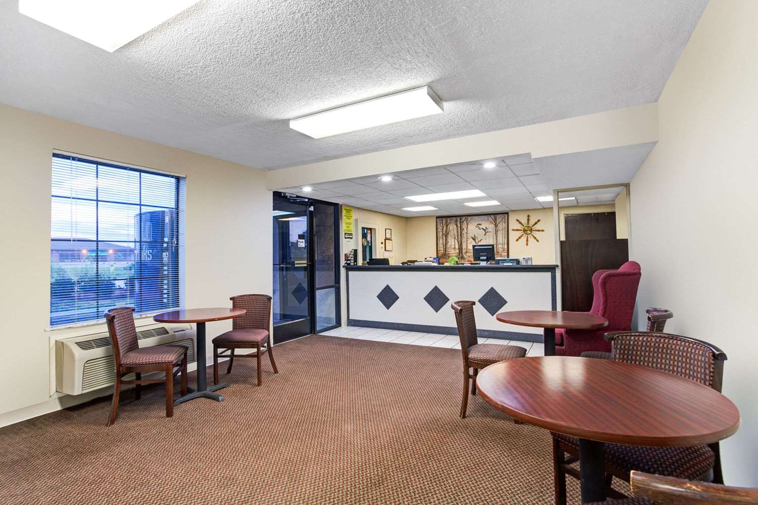 Super 8 by Wyndham Clarksville East 7/9