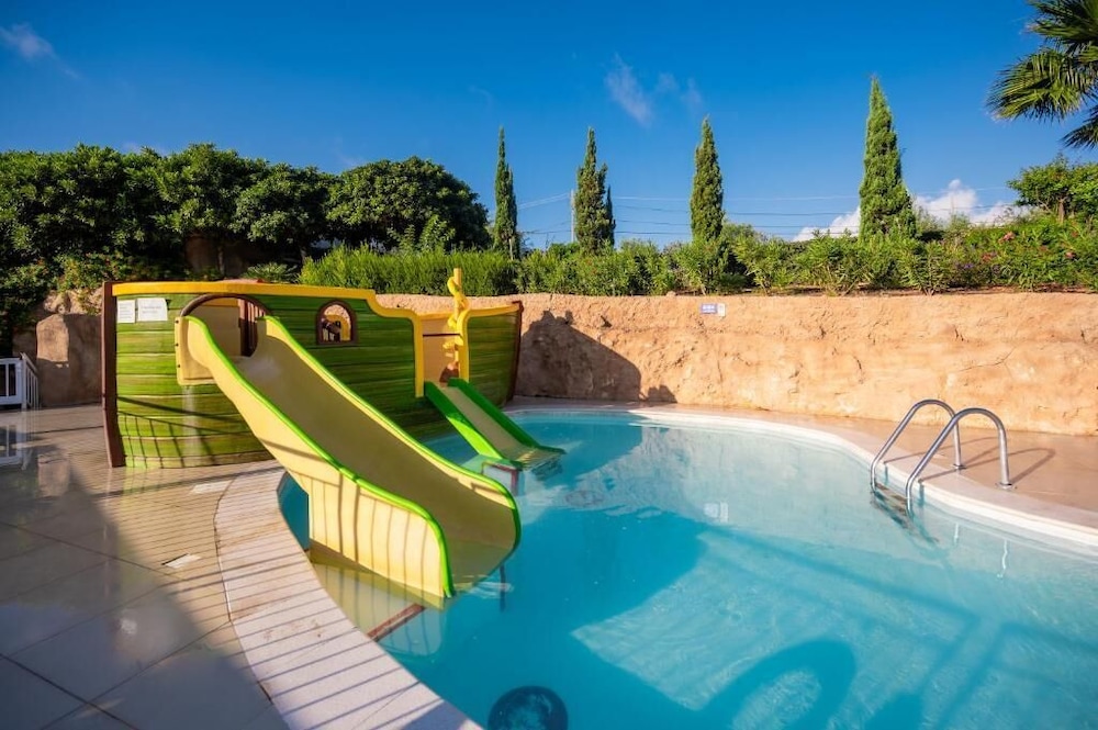 db Seabank Resort and Spa 24/50