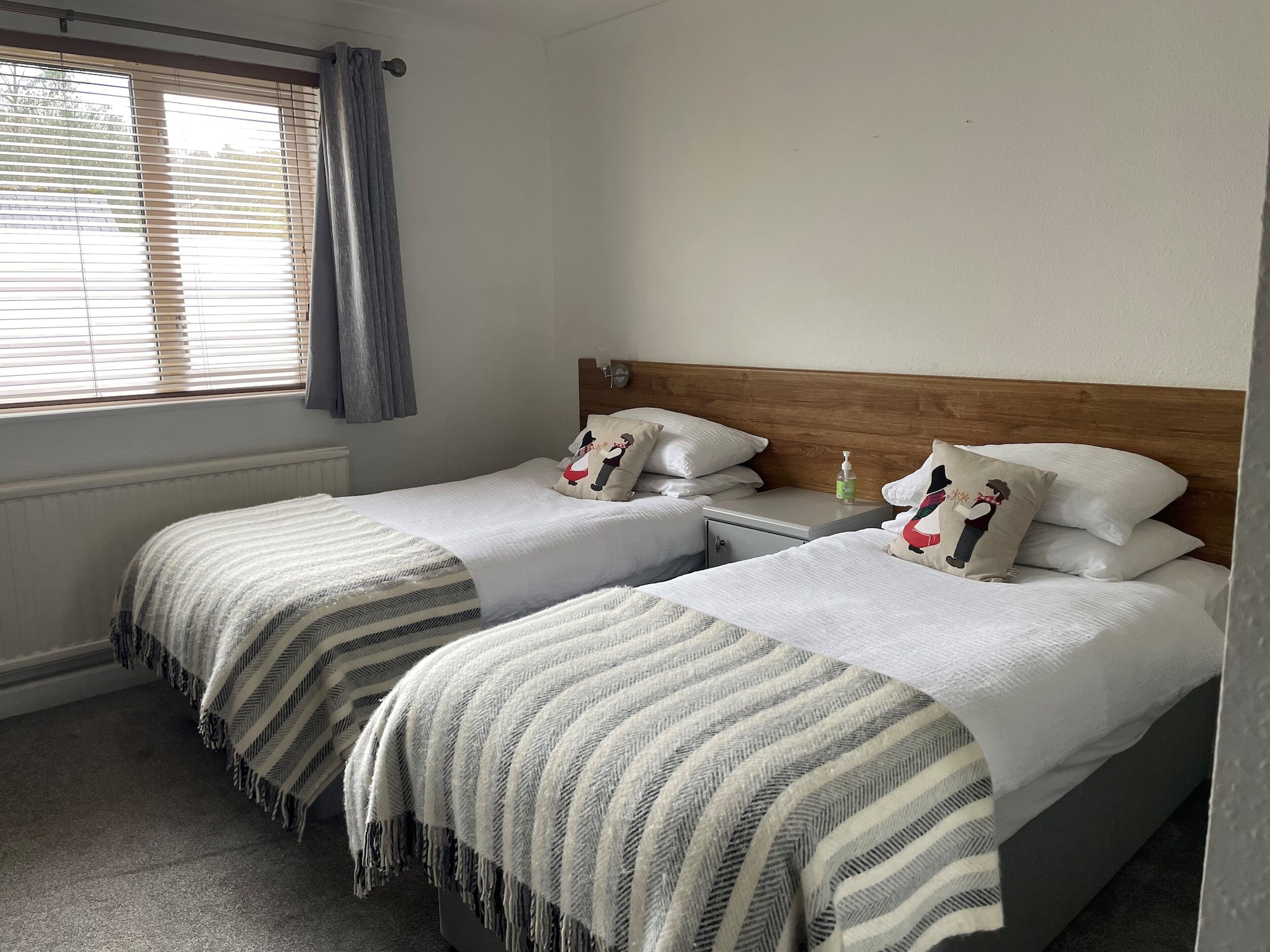 Standard, Twin Beds