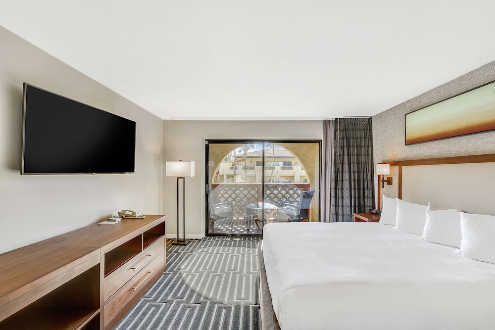 Hilton Phoenix Tapatio Cliffs Resort 17/75