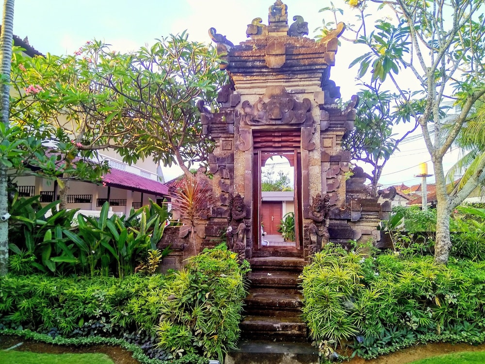 Nipuri Hotel 63/71