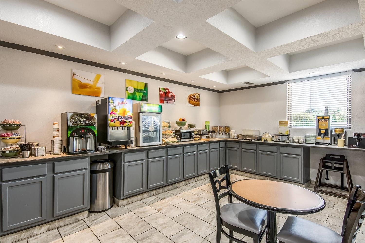 Quality Suites Maumelle - Little Rock NW 24/28