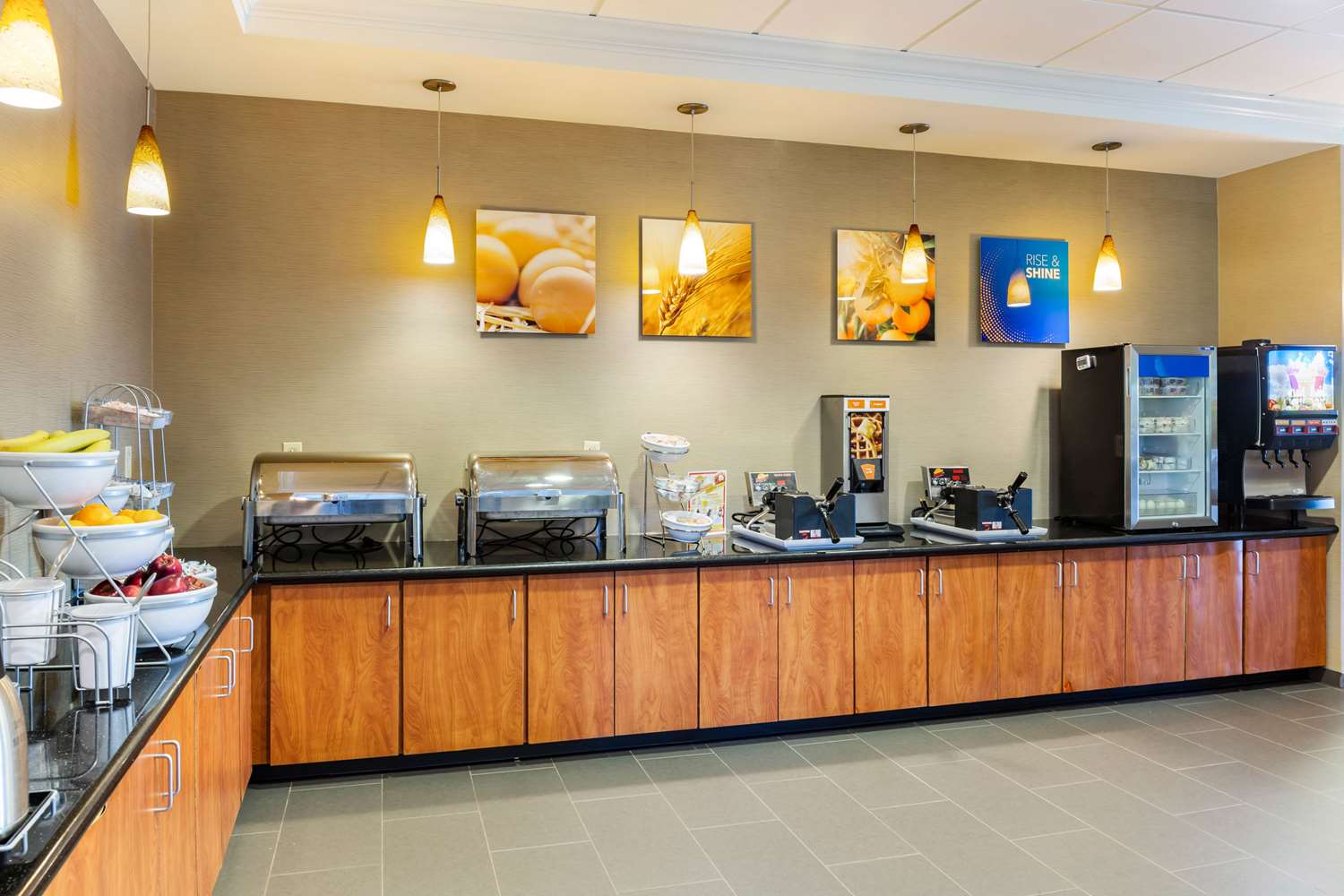 Comfort Suites Lancaster Amish Country 6/40