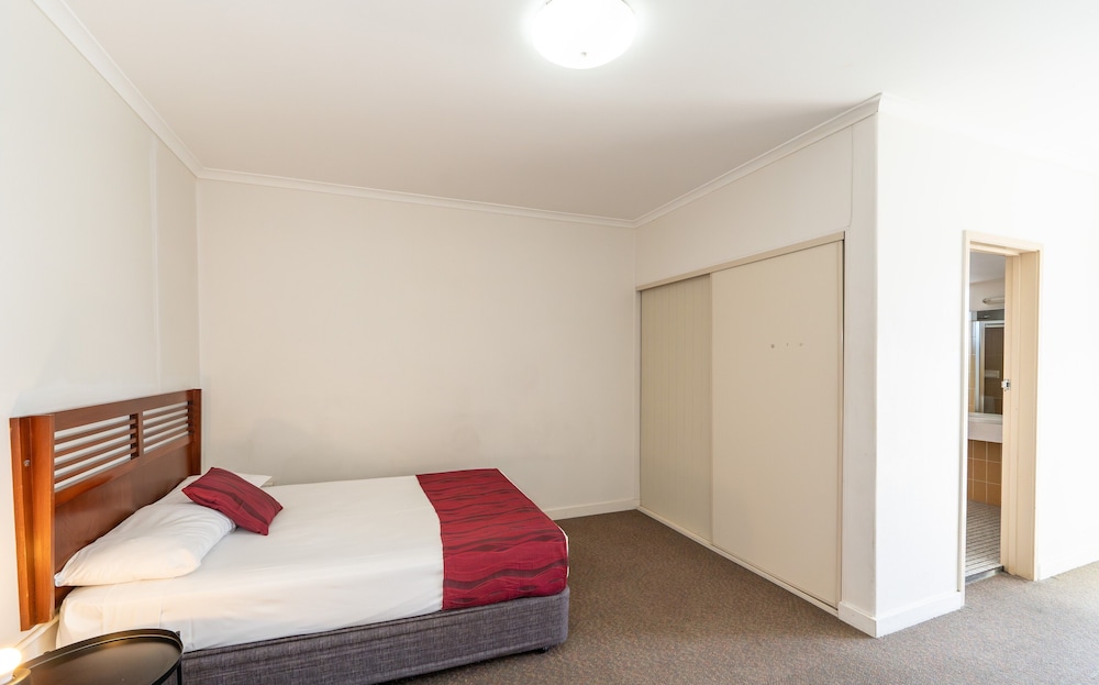 Room, Triple, Single, 1 Double and 1 Single Bed