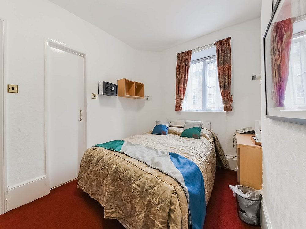 Boston Court Hotel 17/55