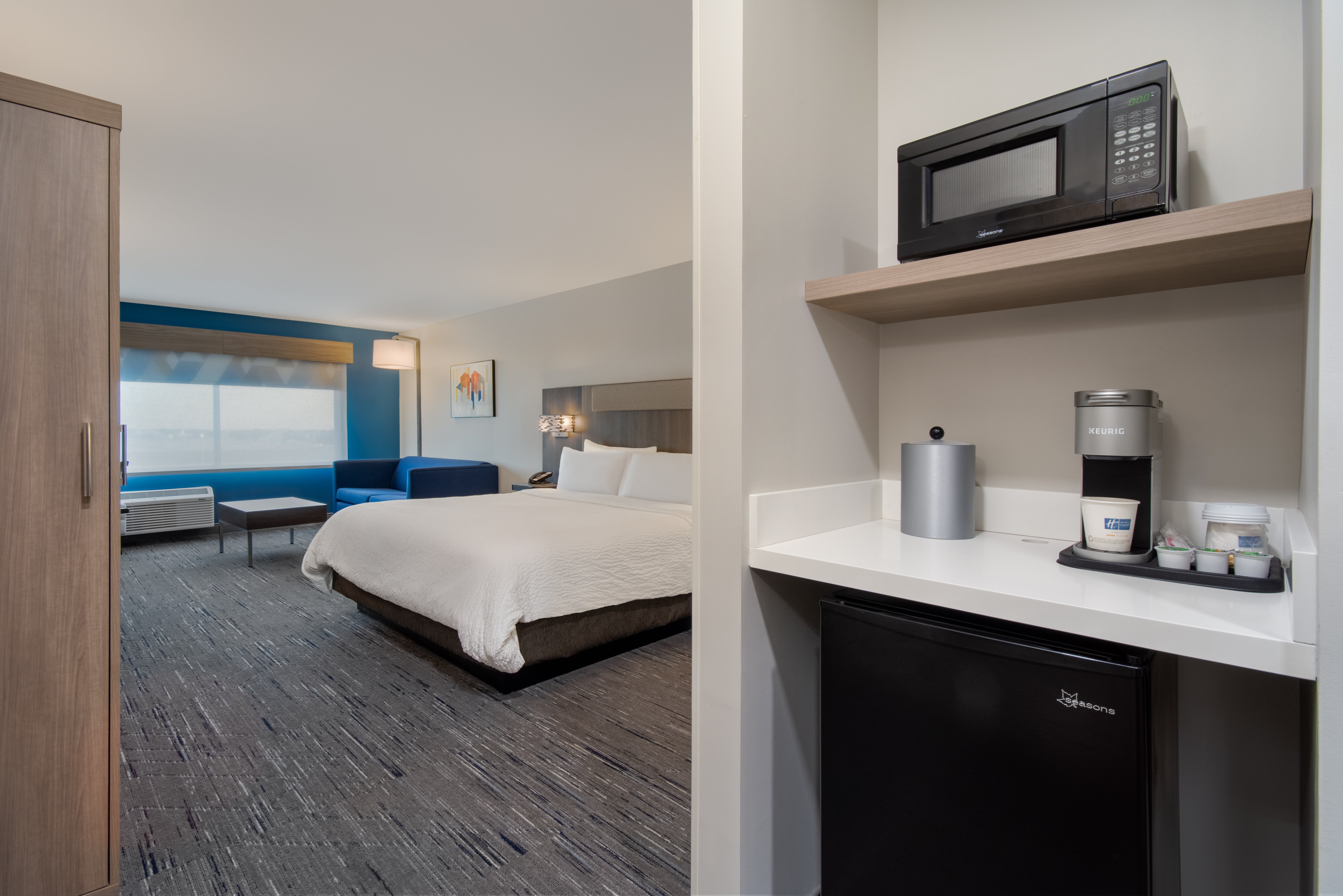 Holiday Inn Express & Suites Muskegon - Grand Haven, an IHG Hotel 13/32