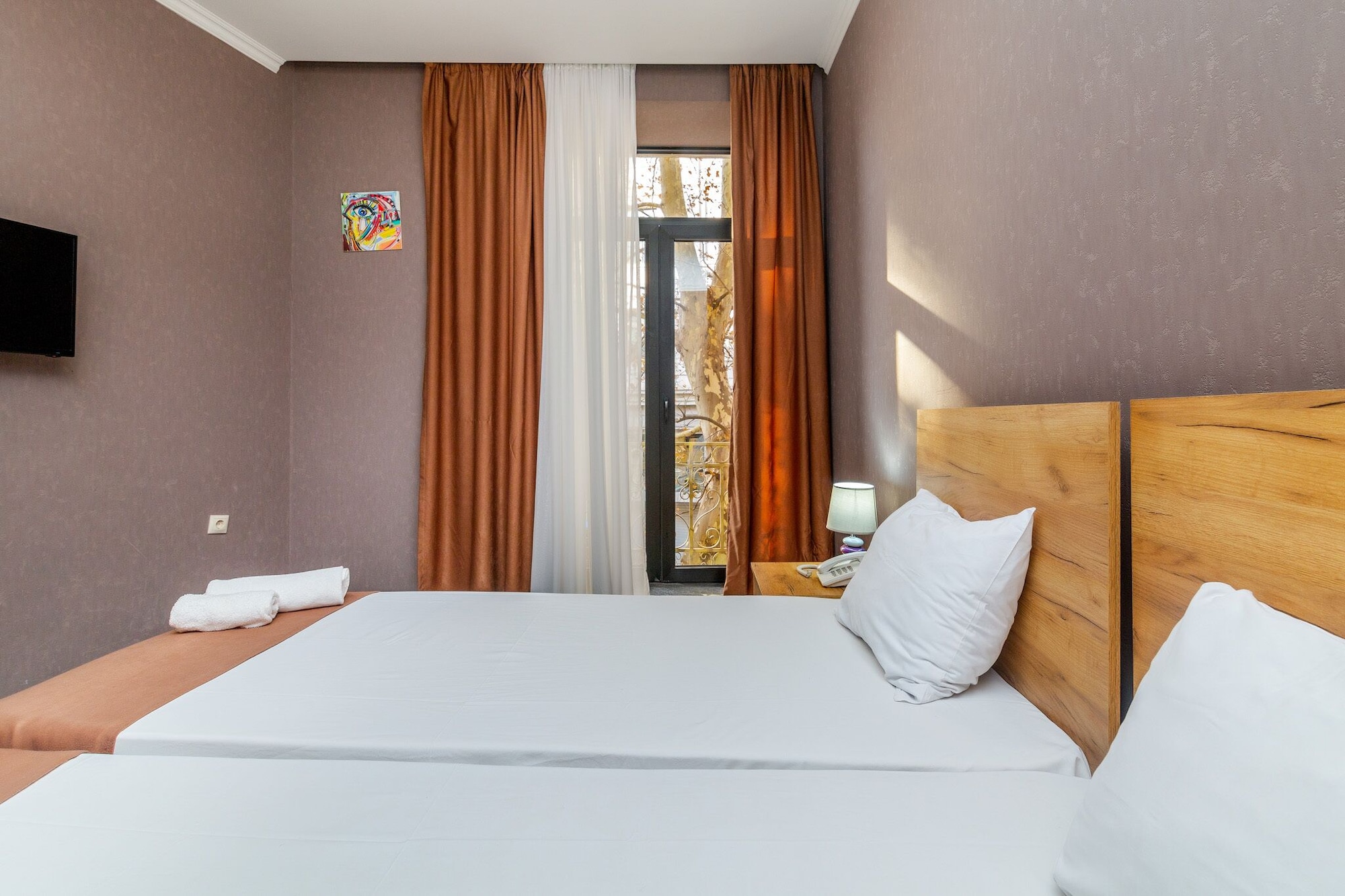STANDARD, TWIN BEDS, CITY VIEW