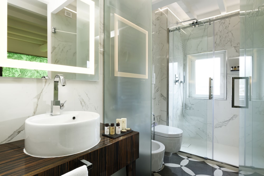 Elle Boutique Hotel 30/33
