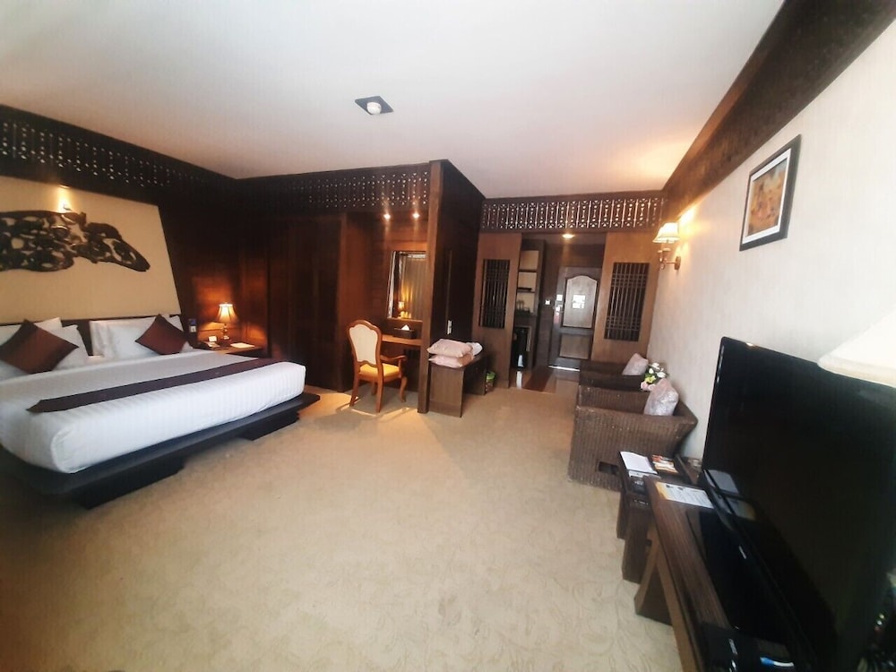 RueanPhae Royal Park Hotel 13/50