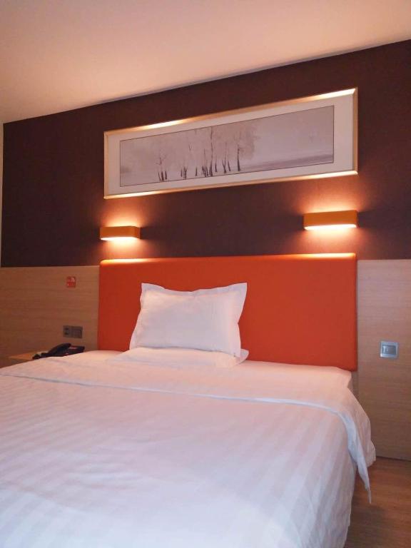 7 Days Inn (Fuzhou Tatou Road) 24/50