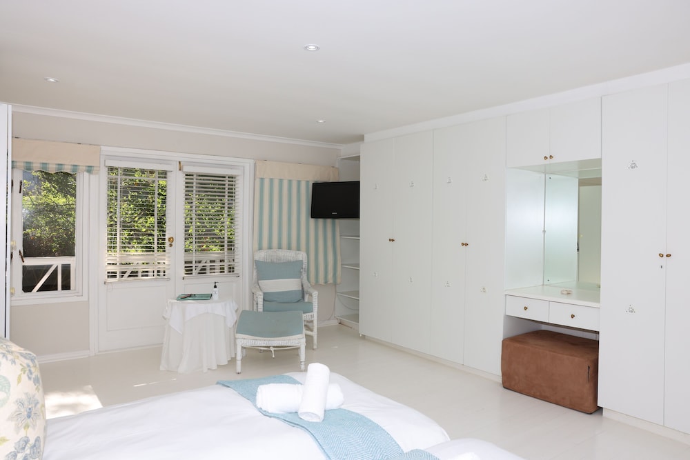 Brenton Beach House 31/50