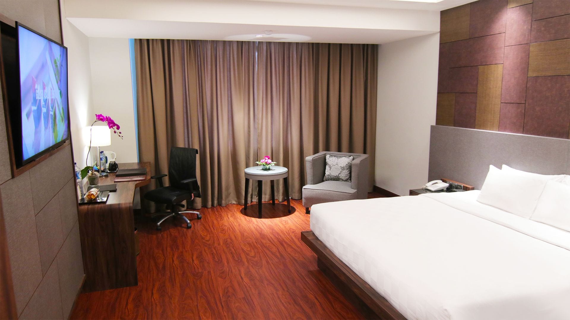 SUPERIOR, DOUBLE BED, SMOKING