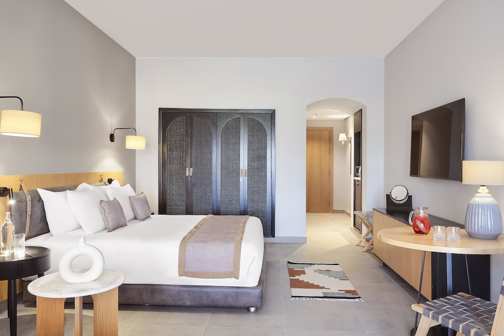 Premium, King Bed, with View