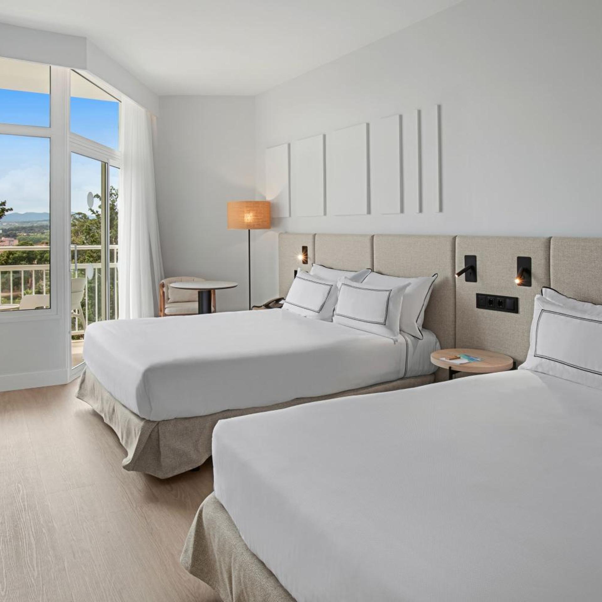 Grand, Premium, King Bed, Melia Lloret De Mar 4/10