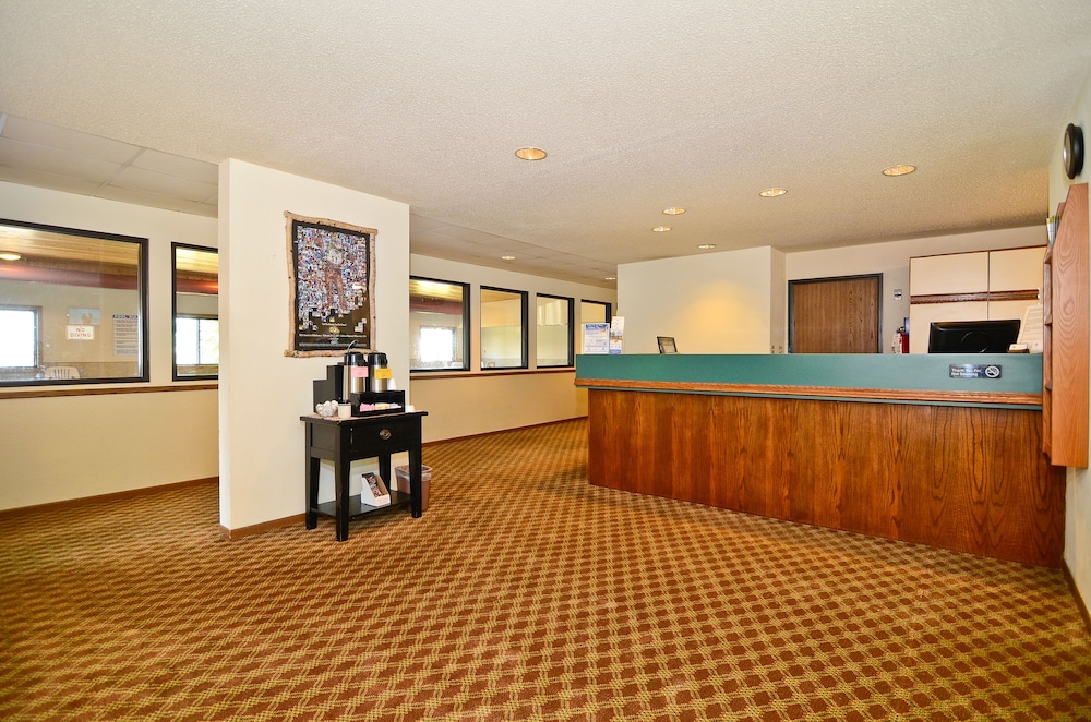 Super 8 by Wyndham Hayward WI 8/60