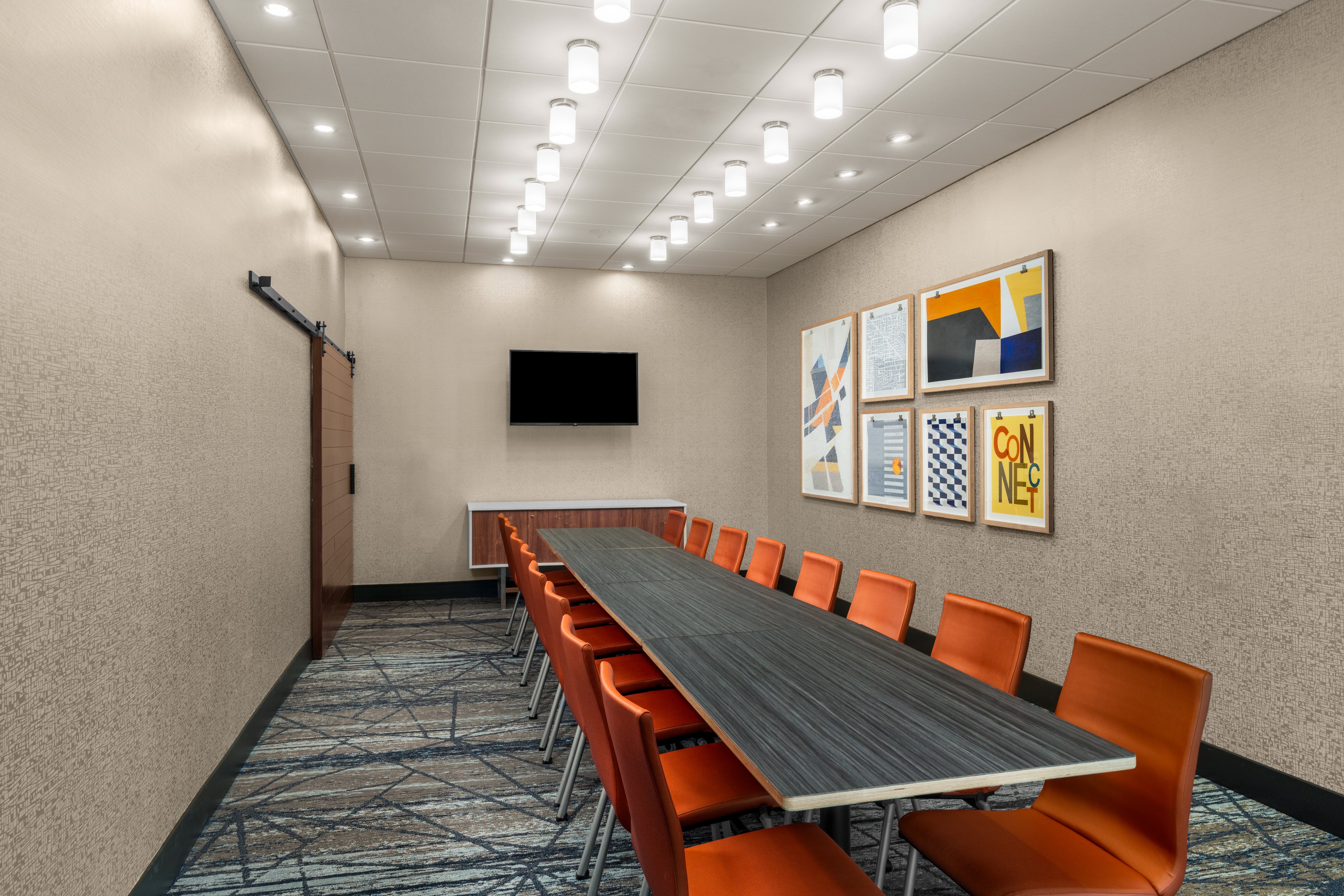 Holiday Inn Express and Suites Salem North - Keizer 62/71