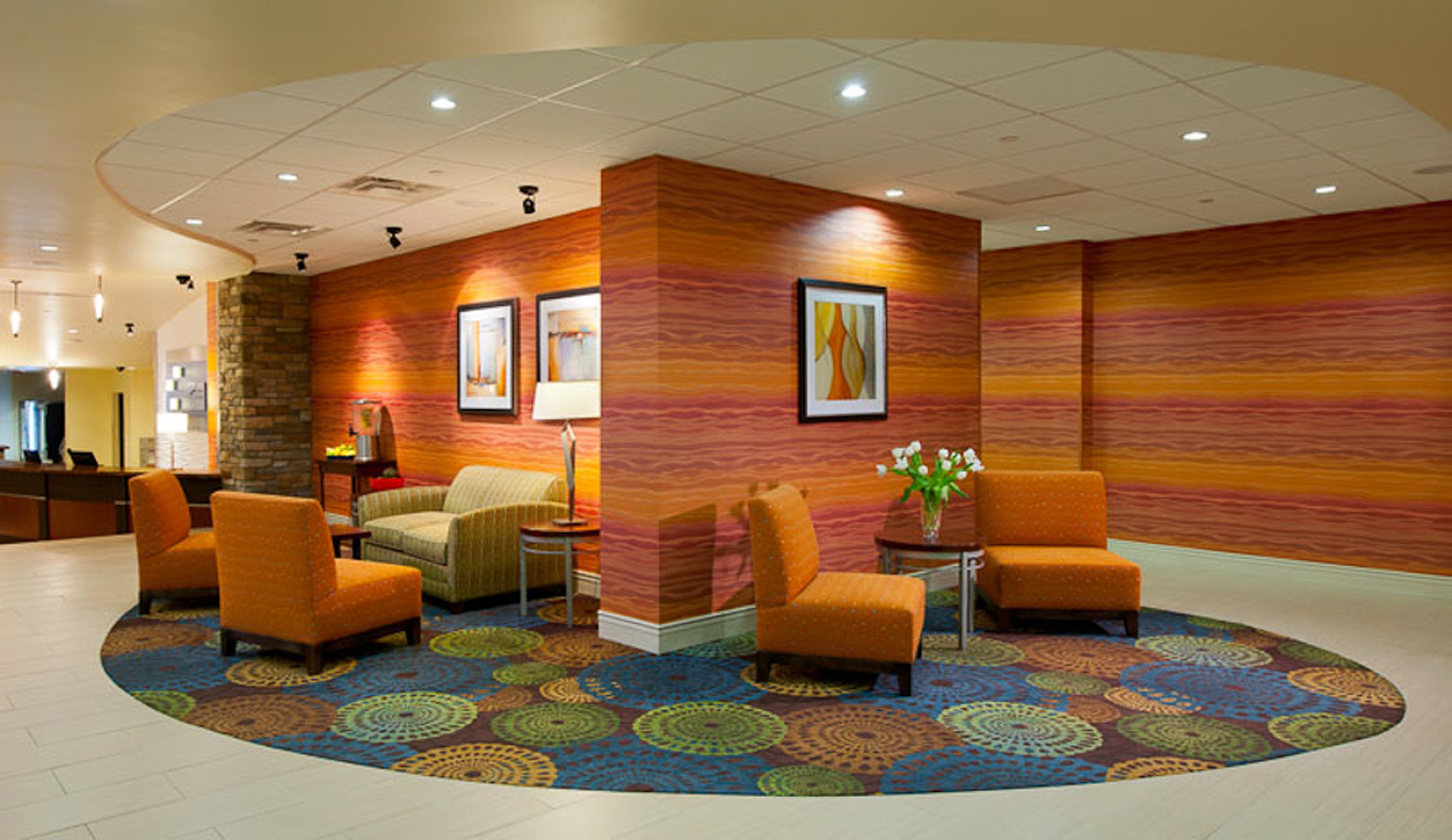 Holiday Inn Express Suites Pittsburgh West Green Tree 30/44