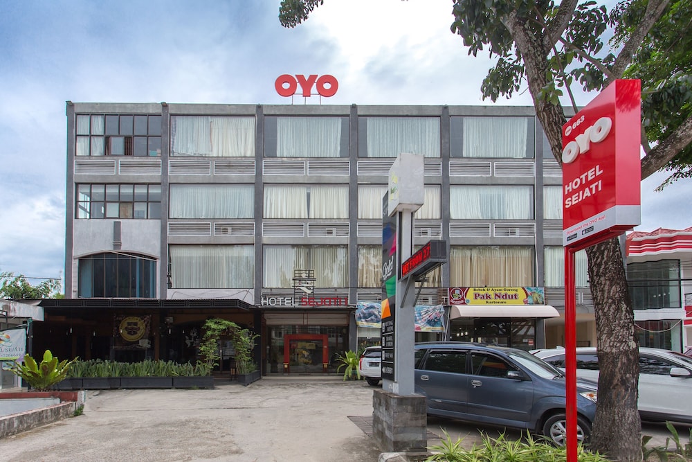 OYO 663 Hotel Sejati 27/32