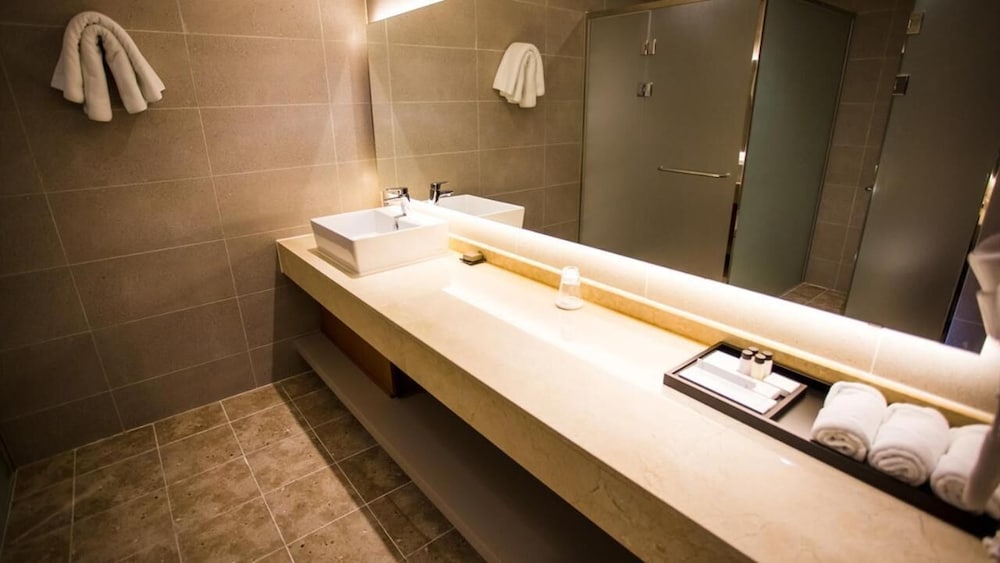 J Square Hotel 44/46