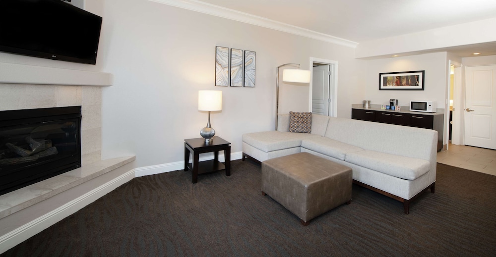 Hilton Santa Cruz/Scotts Valley 49/75