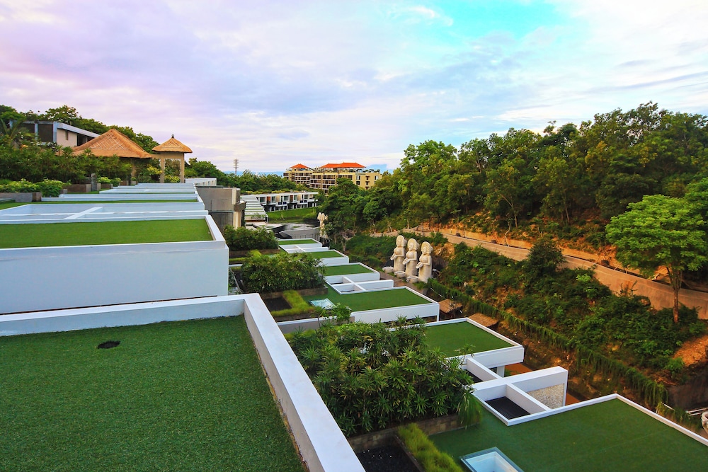 The Sterling Hotel & Villa's 56/57