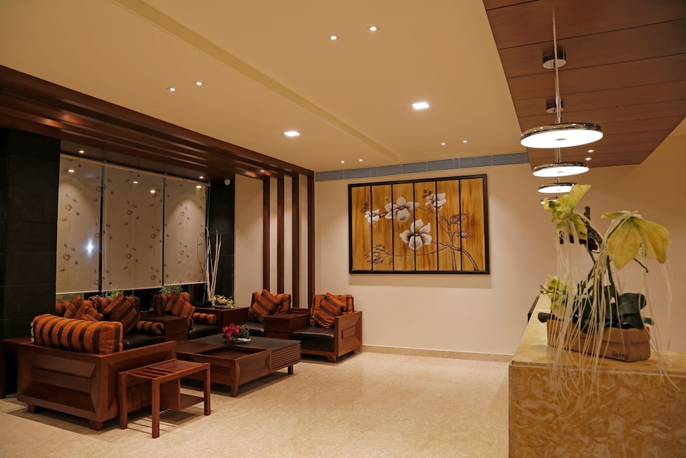 Hotel Ln Courtyard 22/45