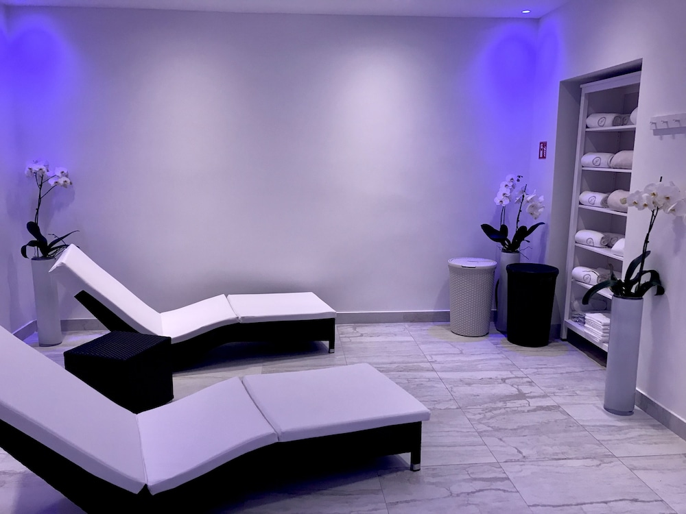 Le Premier Boutique Hotel 44/66