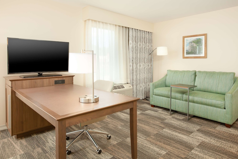Hampton Inn and Suites Niles Warren OH 70/77
