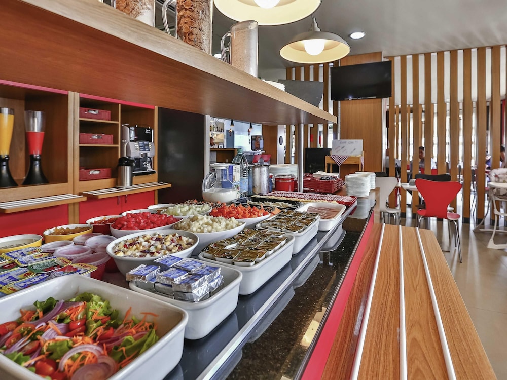 Ibis Goiania 48/64