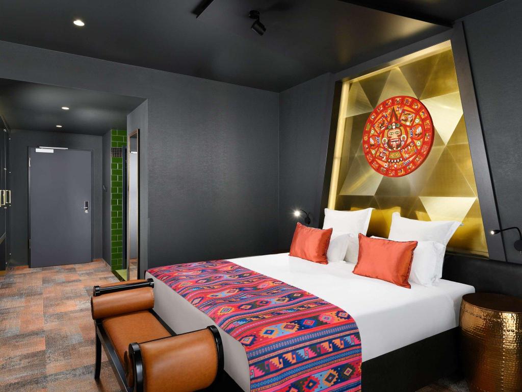 Vineyard, Deluxe, King Bed, Hills View, Sauna