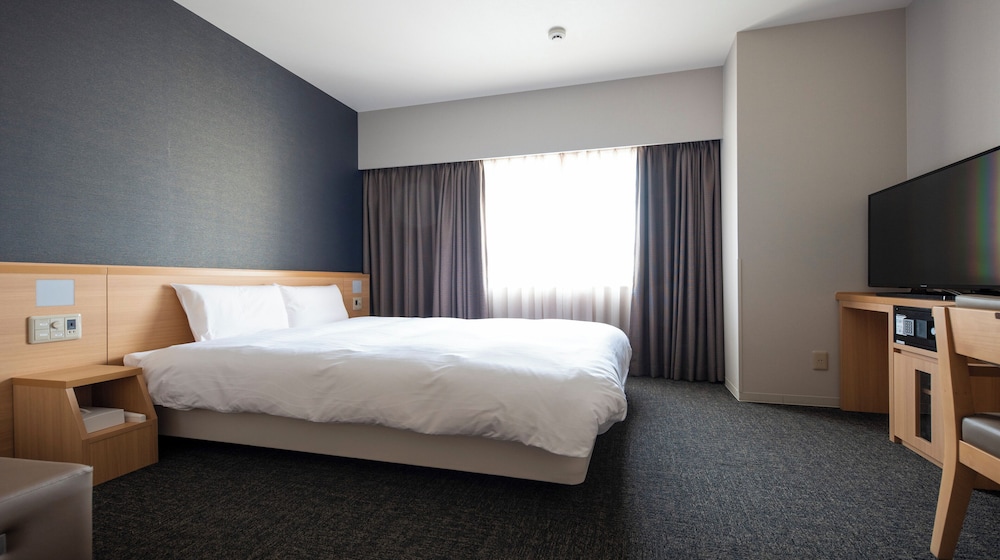 STANDARD, QUEEN BED