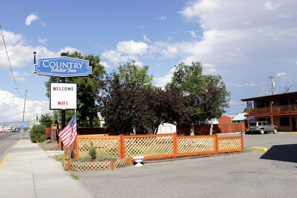 Country Motor Inn 56/64